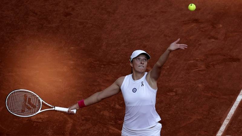 Swiatek through to her third French Open final