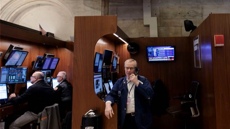 Wall Street opens higher, Fed center of attention