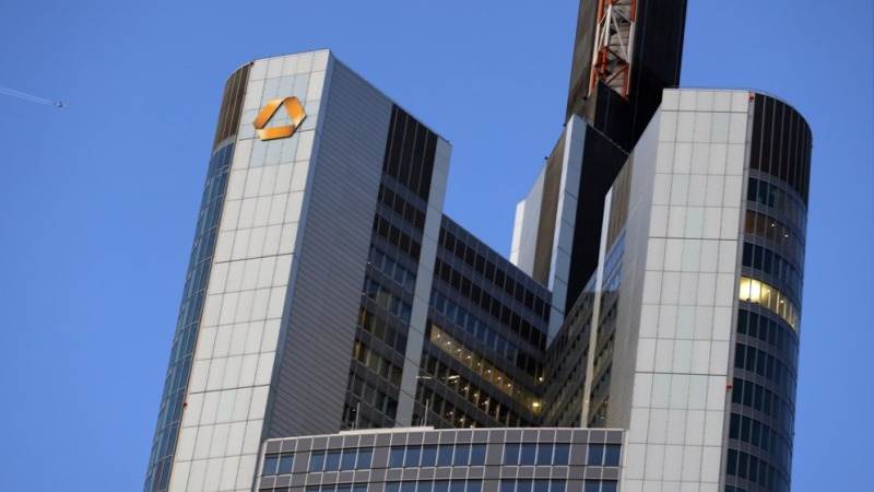 Commerzbank contemplating larger share buyback