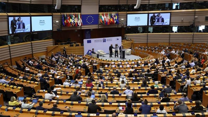 EU Parliament votes to add more safety control to generative AI