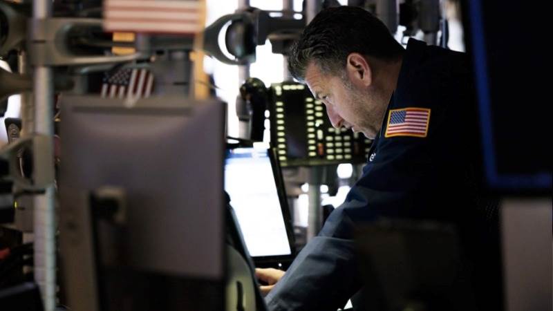 Dow drops 300 points after Fed hold rates