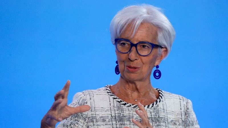 Lagarde: Wages, prices not spiraling