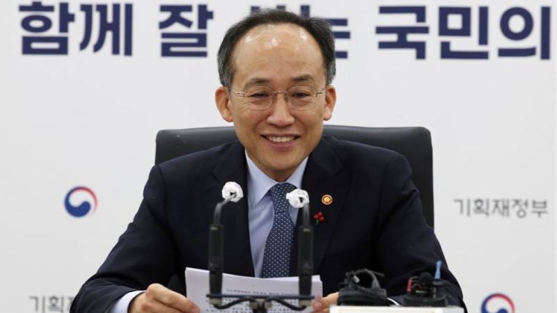 S. Korean finance minister sees inflation at 2% soon