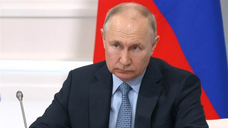 Putin: Russia works on nuclear triad