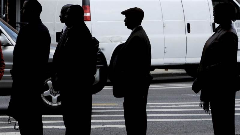 US initial jobless claims unchanged at 264,000