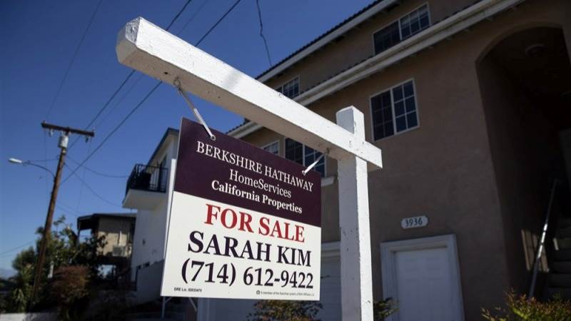 US pending home sales decline 2.7% in May