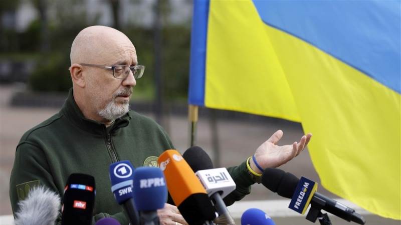 Ukraine thanks US for pledging cluster weapons to Kiev