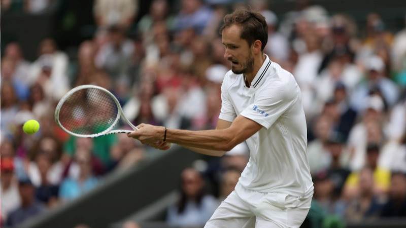 Medvedev defeats Eubanks to play Wimbledon semis