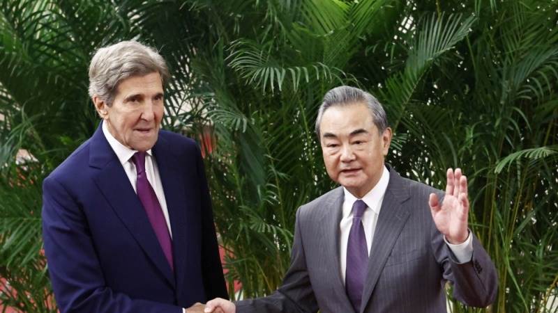 Kerry tells China US is ‘very committed’ to maintaining relations