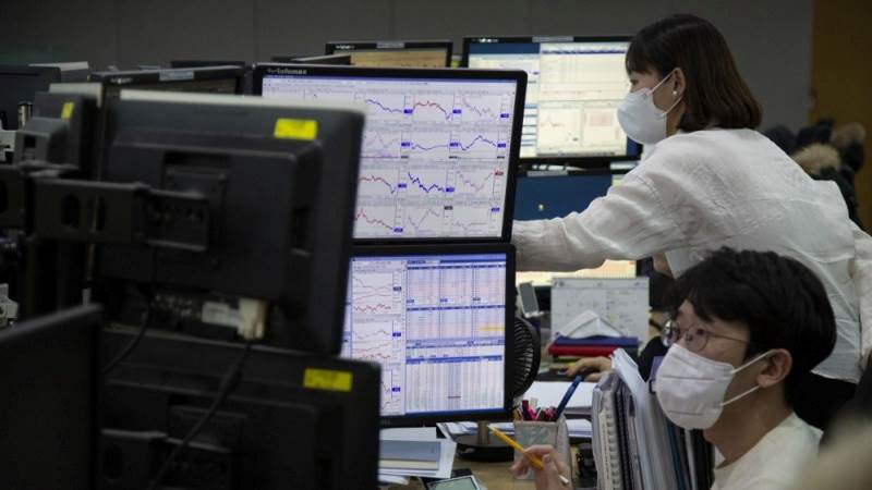 Asian stocks mixed in early trade