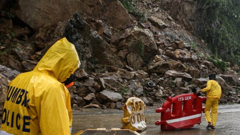 26 died in landslides in western India