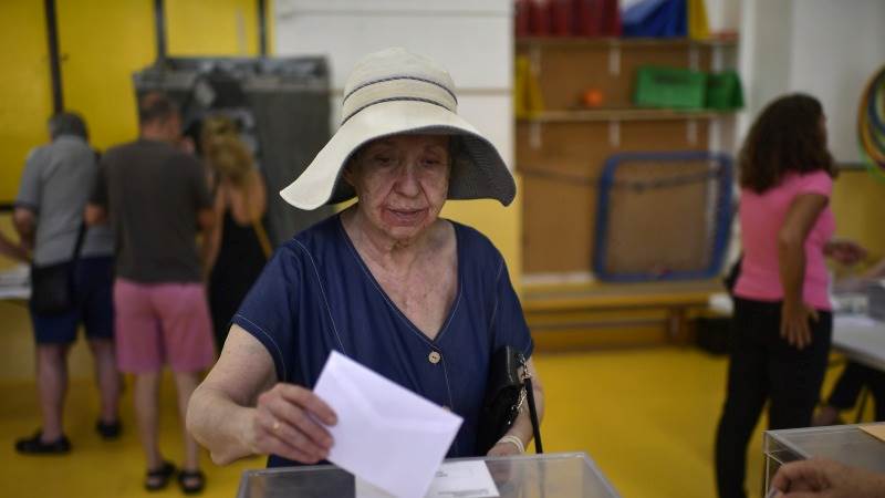 Spain’s PP wins election but falls short of majority