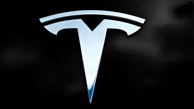 NHTSA probes 280,000 Tesla cars over steering concerns