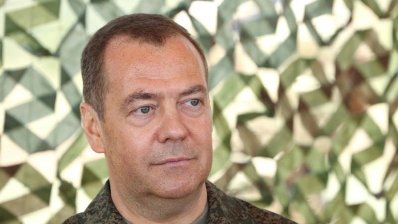 Medvedev lists conditions for peace talks