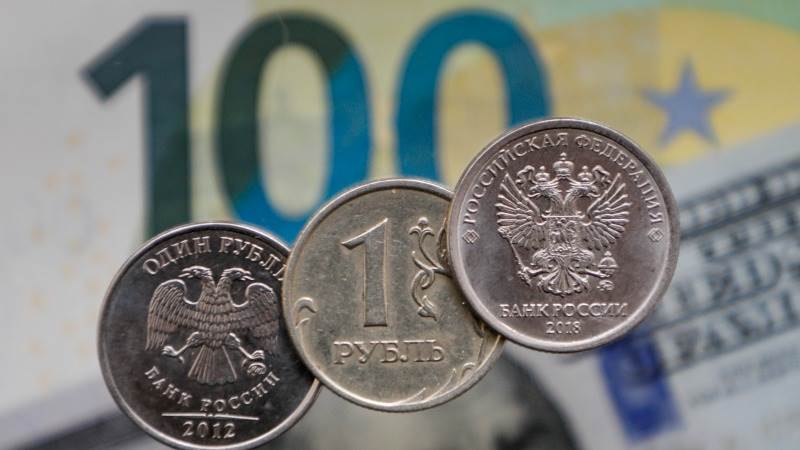 Ruble down to new multi-month lows against dollar, euro