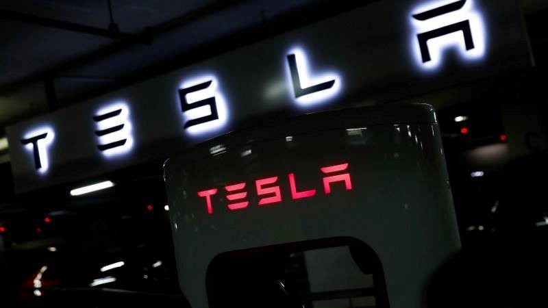 Tesla reduces Model S and X prices in China