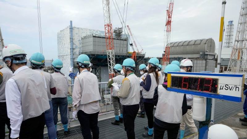 Kishida visits Fukushima nuclear plant