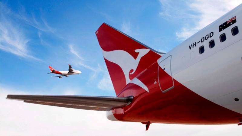 Qantas orders 12 Boeing 737 Dreamliners