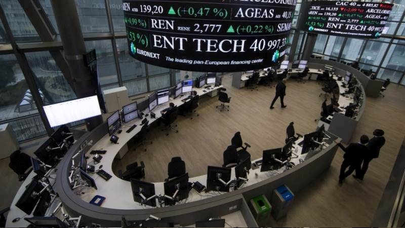 Europe closes mostly lower after economic data