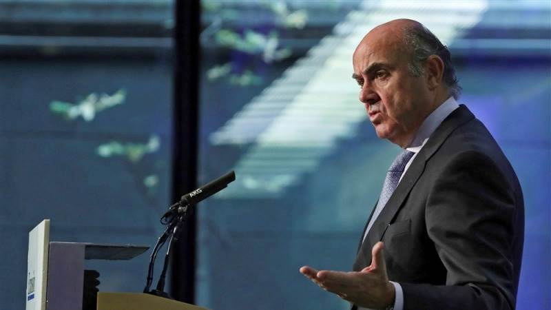 De Guindos says data point to economic slowdown