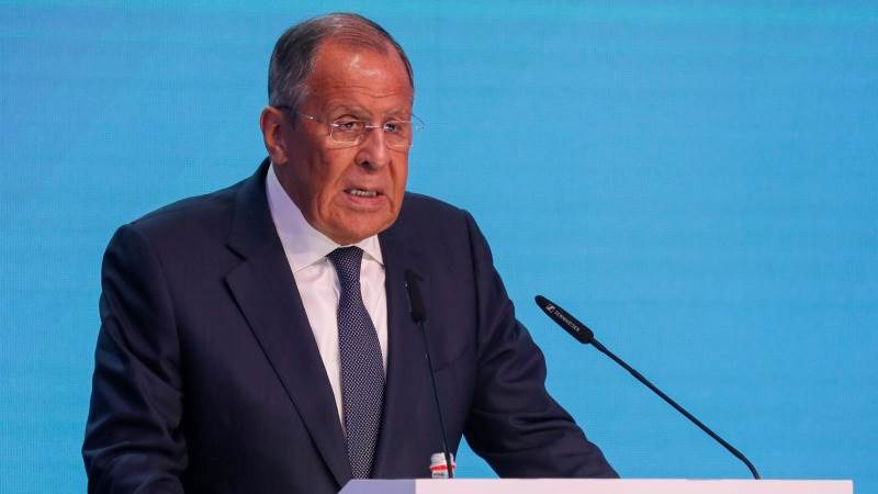 Lavrov: Russia has no intention to threaten dollar