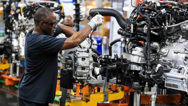 US manufacturing activity slows further in August