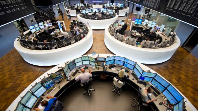 Europe closes lower after services data