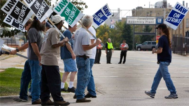 GM offers UAW highest wage increase since 1999