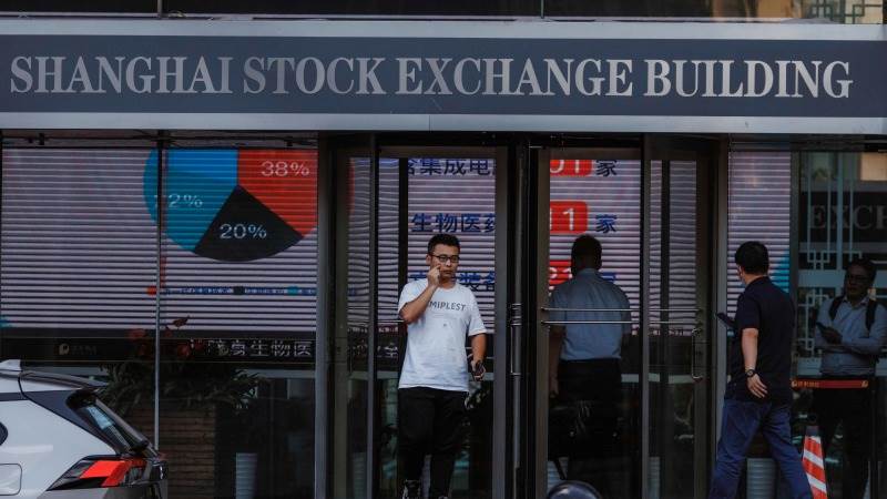 Asia mixed as data-packed week kicks off