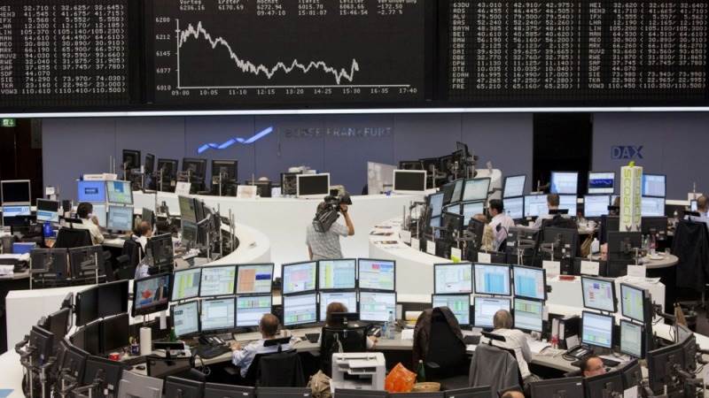 Europe closes mostly lower amid economic uncertainty