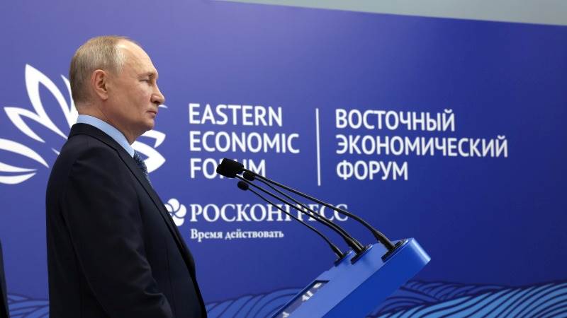 Putin: West destroying trade, financial systems