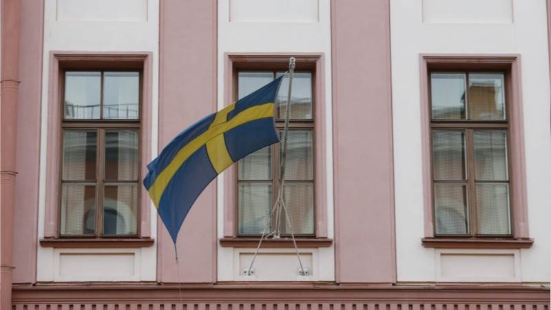 Sweden to reportedly consider sending Ukraine fighter jets