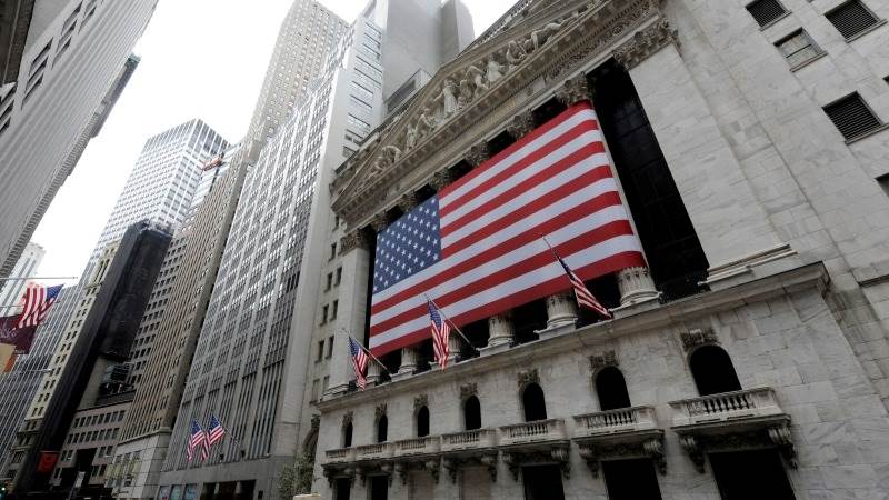 US closes mostly higher after inflation report