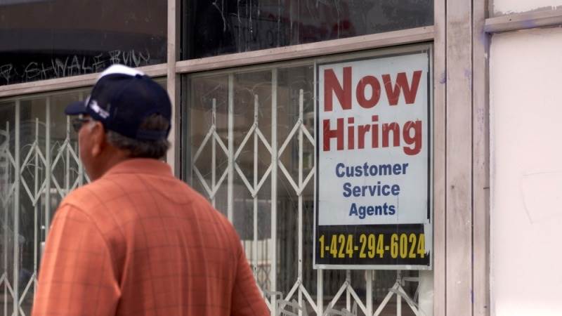 US initial jobless claims up by 3,000 to 220,000