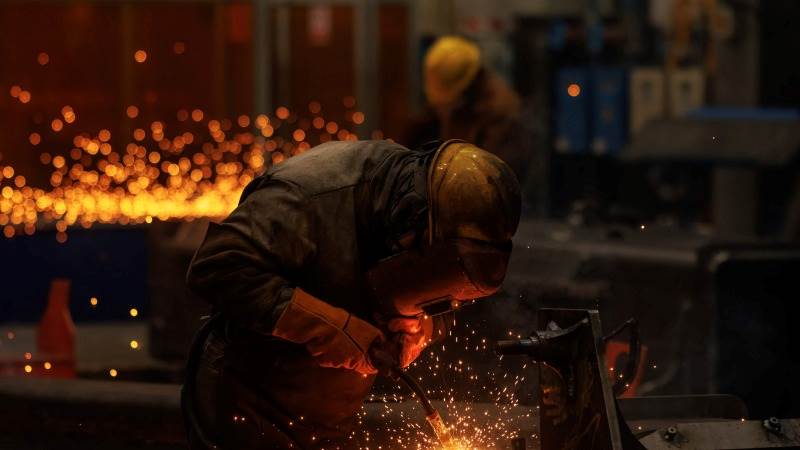 China’s industrial output grows 4.5% in August