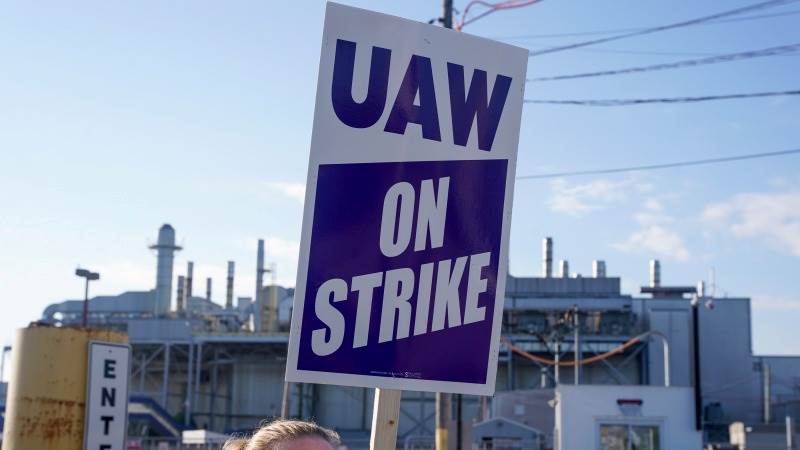 WH reportedly not sending officials for UAW talks this week