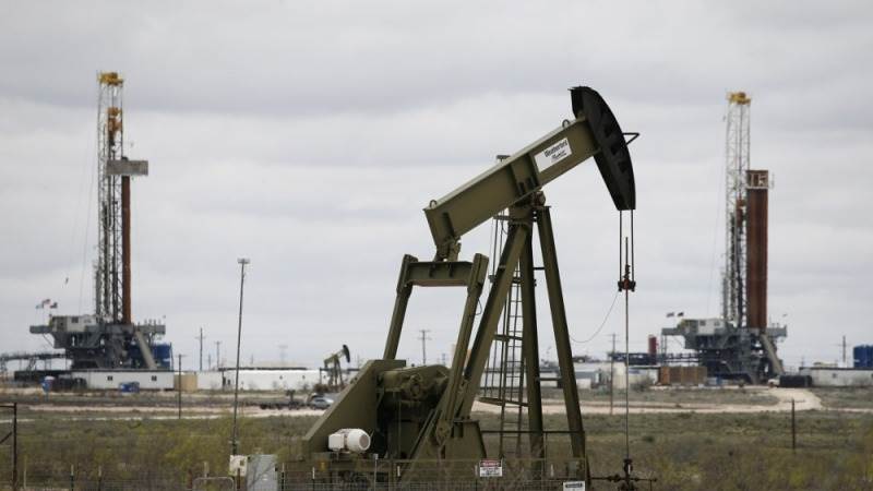 EIA: US crude inventories down by 2.1 million barrels