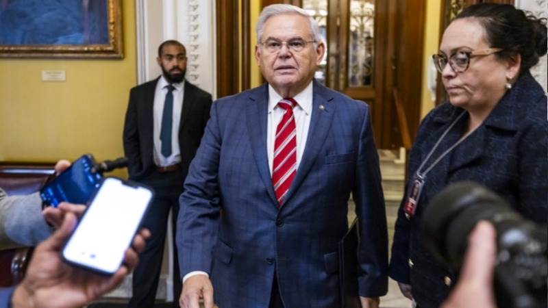 Menendez insists he will not resign amid bribery charges