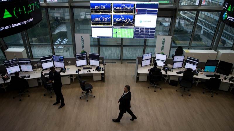 Europe closes higher amid positive data