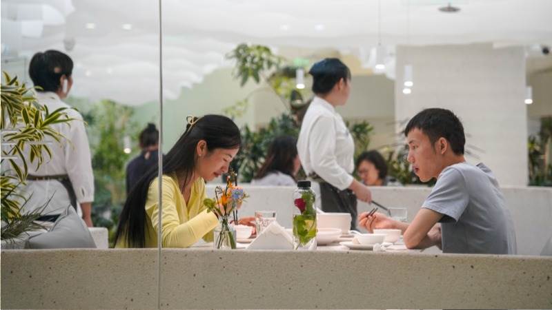 China’s services sector activity falls in September