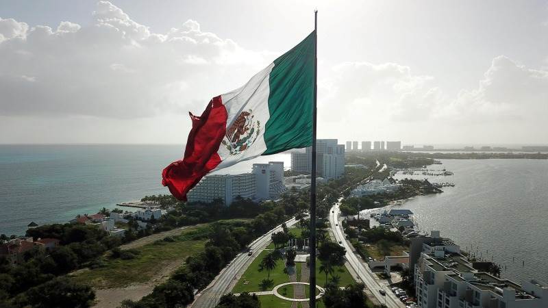 At least 7 dead after roof collapses in Mexican church