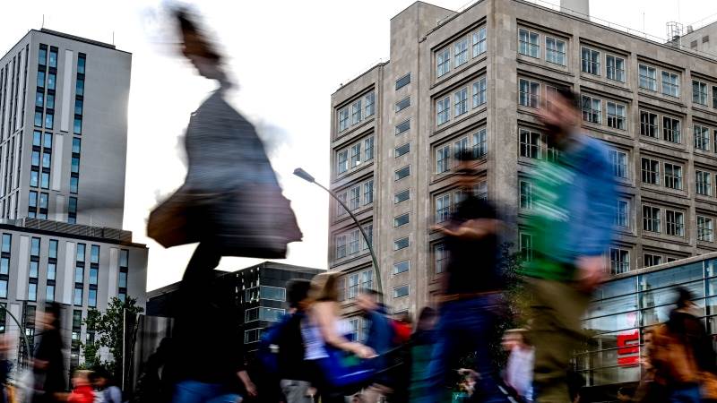 Eurozone’s unemployment rate unchanged at 6.4% in August