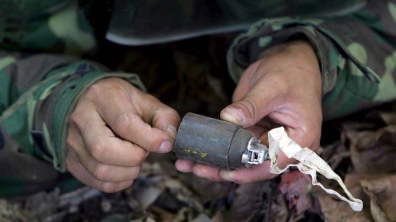 Gov.: Kiev strikes village in Russia with cluster bombs