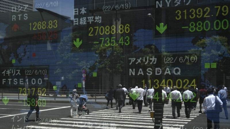 Asia trades lower as Japan’s services activity expands