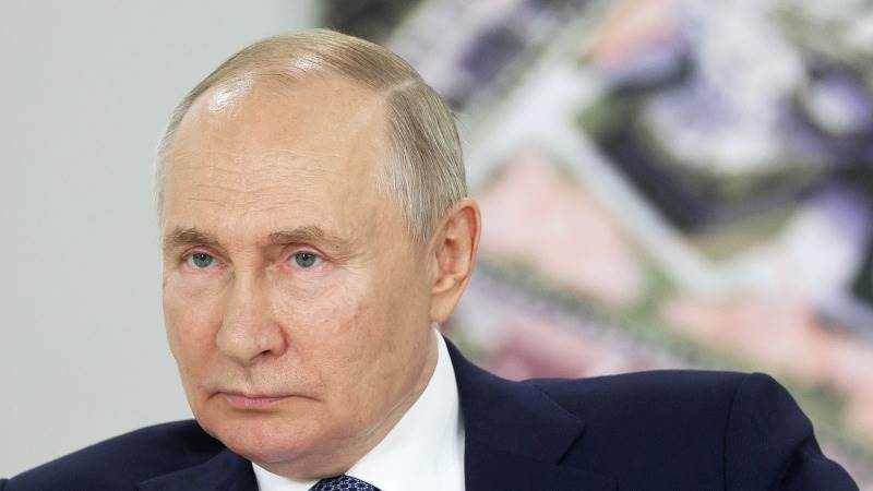 Putin urges gov’t to consider fuel oil price cuts