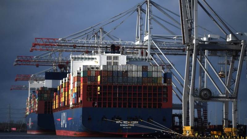 UK trade deficit down to £10.4 billion in August