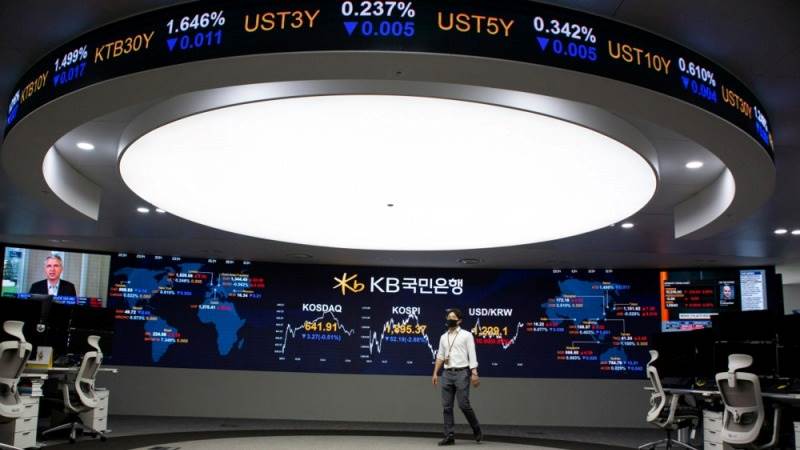 Asia trades lower amid Gaza tensions