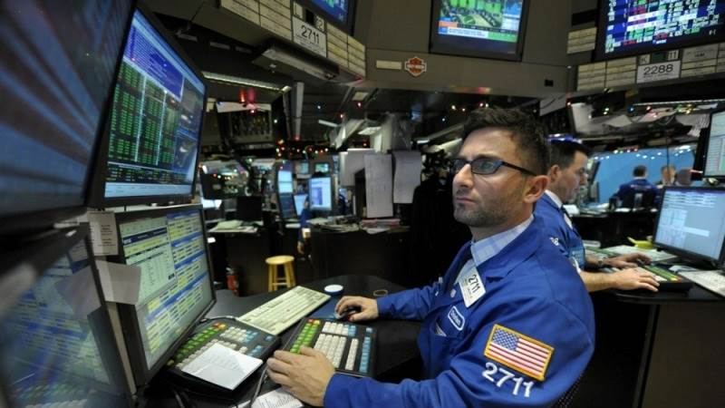 US closes higher with Dow up over 300 points