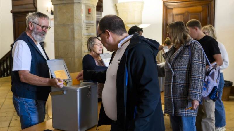 First projections show SVP to win in Swiss election