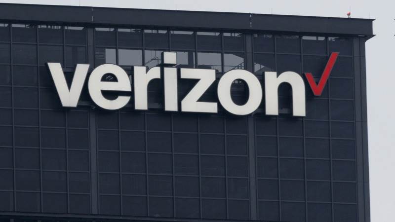 Verizon’s Q3 revenue down by 2.6% to $33.3B